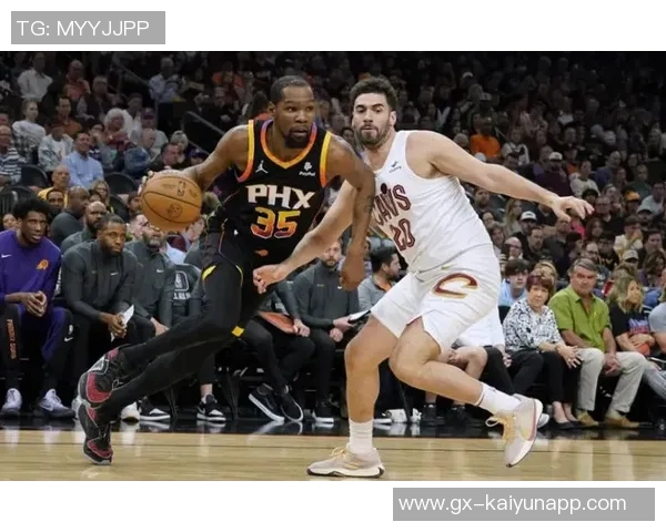 米切尔分享胜利心得强调意志力与团队信念赞扬莫布里与汤姆林的贡献 米切尔分享胜利心得强调意志力与团队信念赞扬莫布里与汤姆林的贡献