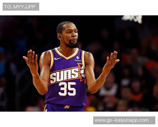 杜兰特赞詹姆斯全明星专注力不投半场三分不用左手上篮