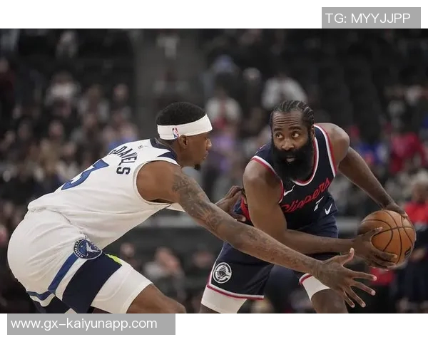 哈登首节狂砍15分全场高效13投10中轻松拿下31分4篮板6助攻2盖帽 哈登首节狂砍15分全场高效13投10中轻松拿下31分4篮板6助攻2盖帽